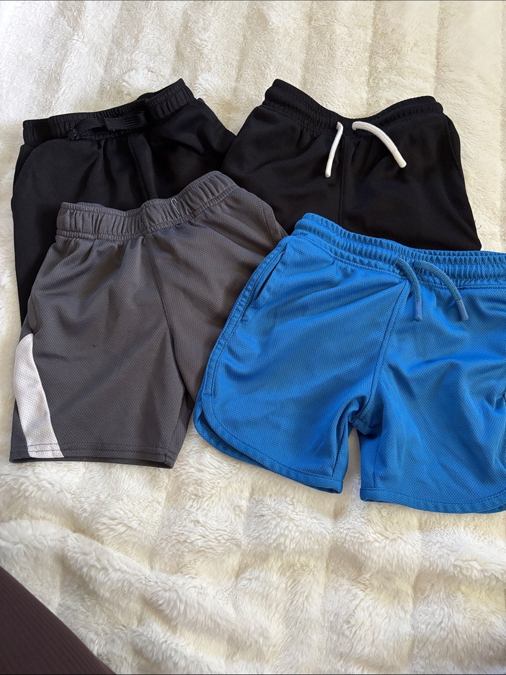 3T boys shorts (4 items)